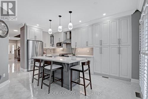 88 Faris Street, Bradford West Gwillimbury, ON - Indoor Photo Showing Kitchen With Stainless Steel Kitchen With Upgraded Kitchen