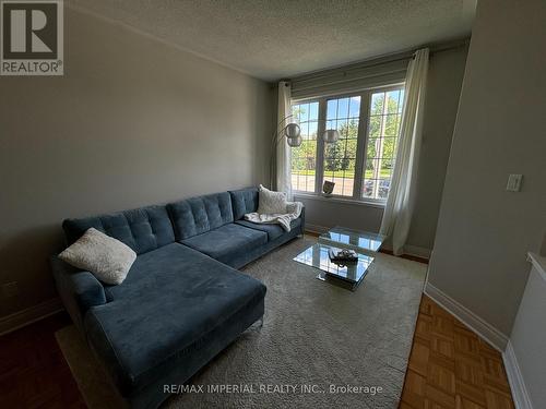 4916 Huron Heights Drive, Mississauga, ON - Indoor Photo Showing Living Room