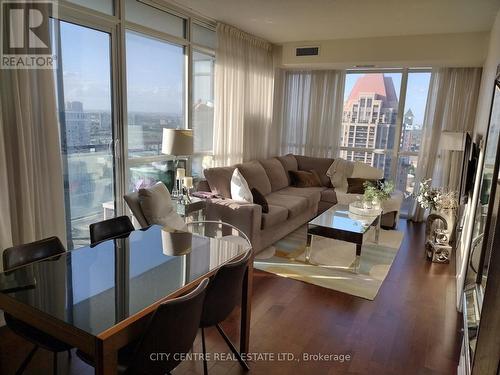 2709 - 4070 Confederation Parkway, Mississauga, ON - Indoor Photo Showing Living Room