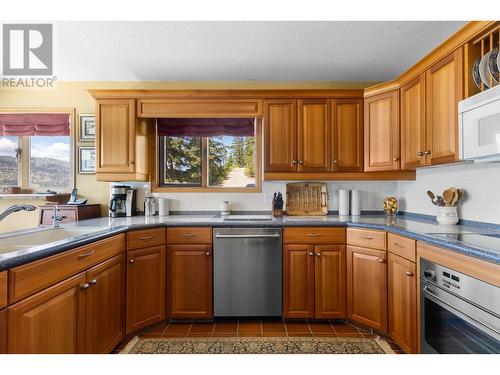 9222 Smith Road, Vernon, BC - Indoor Photo Showing Kitchen