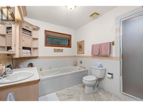 9222 Smith Road, Vernon, BC - Indoor Photo Showing Bathroom