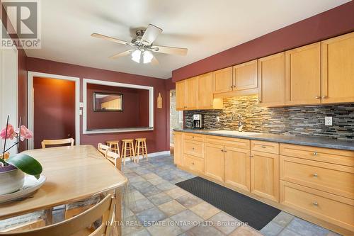 27 Hines Crescent, London, ON - Indoor Photo Showing Kitchen