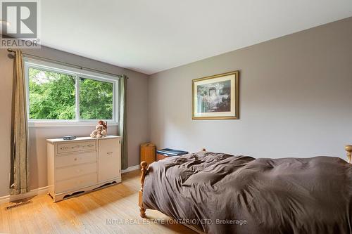 27 Hines Crescent, London, ON - Indoor Photo Showing Bedroom