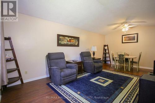 9 - 231 Oxford Street, Orillia, ON - Indoor Photo Showing Living Room
