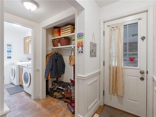 514 4Th Line, Caledonia, ON - Indoor Photo Showing Laundry Room