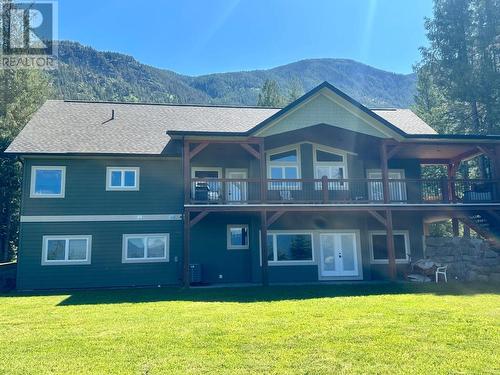 4810 40Th Street, Canyon, BC - Outdoor With Facade