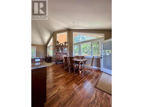 4810 40Th Street, Canyon, BC - Indoor Photo Showing Dining Room