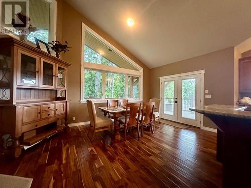 4810 40Th Street, Canyon, BC - Indoor Photo Showing Dining Room