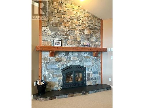 4810 40Th Street, Canyon, BC - Indoor With Fireplace