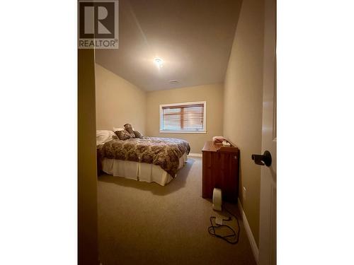 4810 40Th Street, Canyon, BC - Indoor Photo Showing Bedroom