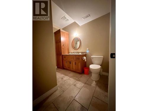 4810 40Th Street, Canyon, BC - Indoor Photo Showing Bathroom