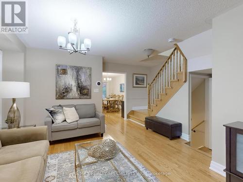 3804 Foxborough Trail, Mississauga, ON - Indoor Photo Showing Living Room