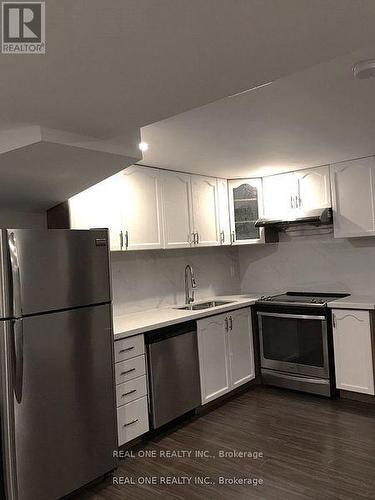 Bsmt - 4024 Melfort Crescent, Mississauga, ON - Indoor Photo Showing Kitchen