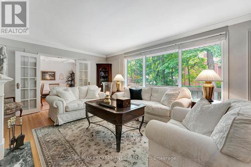 19 Auchmar Road, Hamilton (Buchanan), ON - Indoor Photo Showing Living Room