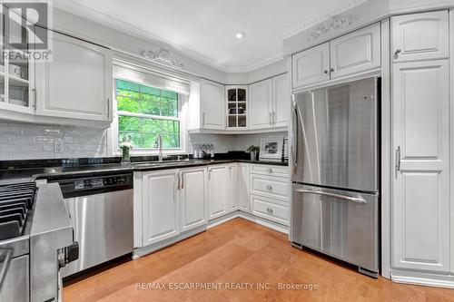 19 Auchmar Road, Hamilton (Buchanan), ON - Indoor Photo Showing Kitchen