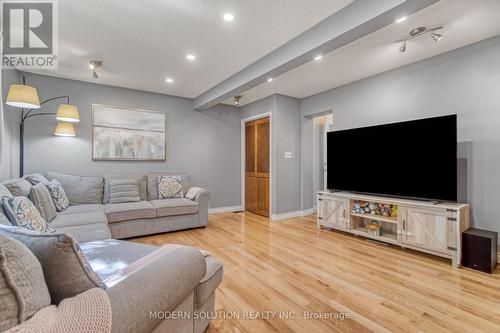 56 Pollock Avenue, Cambridge, ON - Indoor Photo Showing Living Room