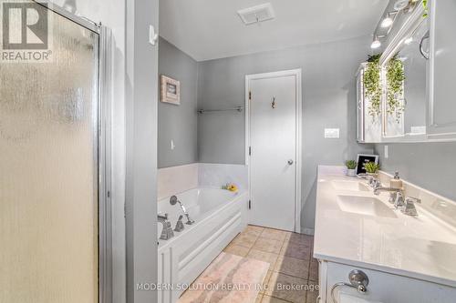 56 Pollock Avenue, Cambridge, ON - Indoor Photo Showing Bathroom