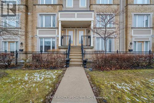 63 - 60 Fairwood Circle, Brampton, ON - Outdoor With Facade