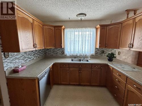 410 Cooper Way, Saskatoon, SK - Indoor Photo Showing Kitchen With Double Sink