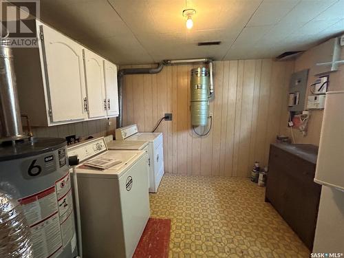 410 Cooper Way, Saskatoon, SK - Indoor Photo Showing Laundry Room