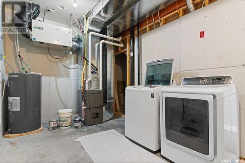 286 Kloppenburg Way, Saskatoon, SK - Indoor Photo Showing Laundry Room