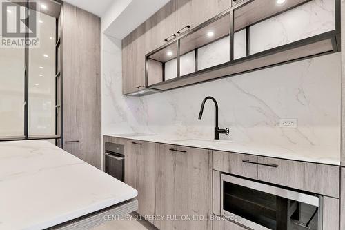 929 - 505 Richmond Street W, Toronto, ON - Indoor Photo Showing Kitchen