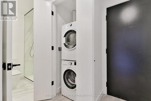 929 - 505 Richmond Street W, Toronto, ON - Indoor Photo Showing Laundry Room