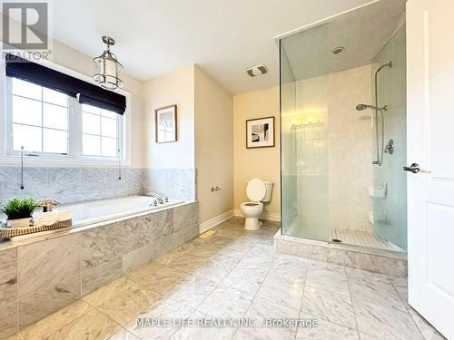 5 Hayes Lane, Toronto, ON - Indoor Photo Showing Bathroom
