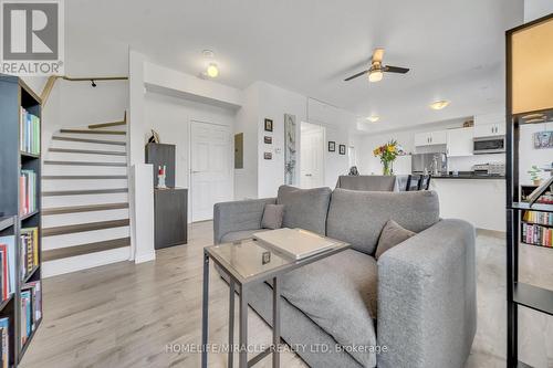 62 - 401 Beechgrove Drive S, Toronto, ON - Indoor Photo Showing Living Room