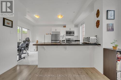 62 - 401 Beechgrove Drive S, Toronto, ON - Indoor Photo Showing Kitchen