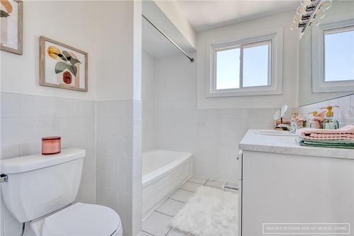 20 Anna Capri Drive|Unit #20, Hamilton, ON - Indoor Photo Showing Bathroom