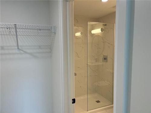 3370 Stella Crescent|Unit #235, Windsor, ON - Indoor Photo Showing Bathroom