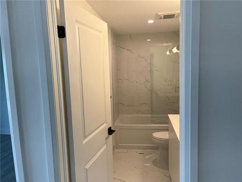 3370 Stella Crescent|Unit #235, Windsor, ON - Indoor Photo Showing Bathroom