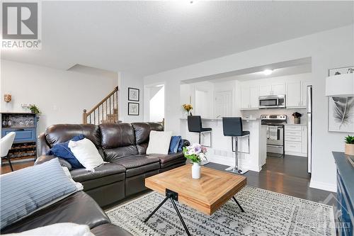 593 Foxlight Circle, Kanata, ON - Indoor Photo Showing Living Room