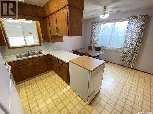 123 Fourth Avenue E, Canora, SK - Indoor Photo Showing Kitchen With Double Sink