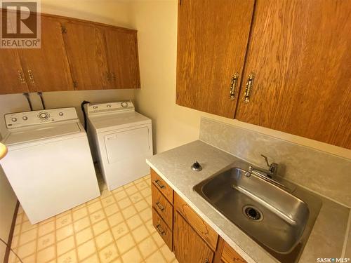 123 Fourth Avenue E, Canora, SK - Indoor Photo Showing Laundry Room