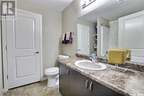 173 5079 James Hill Road, Regina, SK - Indoor Photo Showing Bathroom