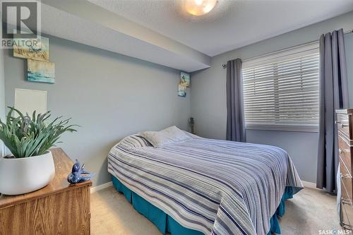 173 5079 James Hill Road, Regina, SK - Indoor Photo Showing Bedroom