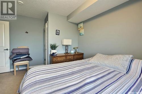 173 5079 James Hill Road, Regina, SK - Indoor Photo Showing Bedroom
