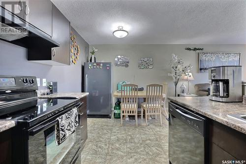 173 5079 James Hill Road, Regina, SK - Indoor Photo Showing Kitchen