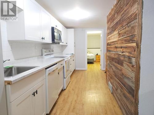 318 5Th Avenue, Burns Lake, BC - Indoor Photo Showing Kitchen