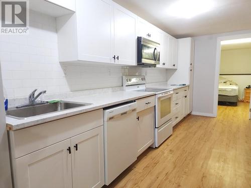 318 5Th Avenue, Burns Lake, BC - Indoor Photo Showing Kitchen