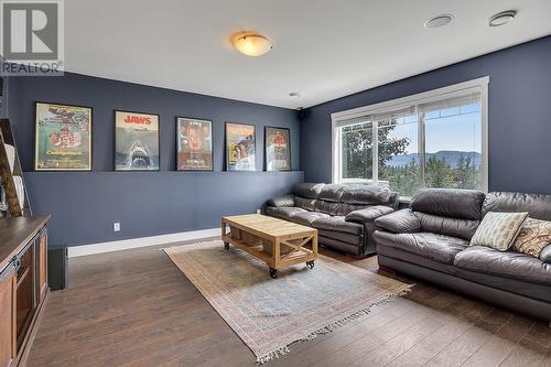 2488 Stone Grove Crescent, West Kelowna, BC - Indoor Photo Showing Living Room