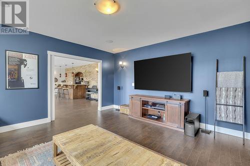 2488 Stone Grove Crescent, West Kelowna, BC - Indoor Photo Showing Living Room