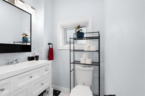 42 Princess Street, Hamilton, ON - Indoor Photo Showing Bathroom