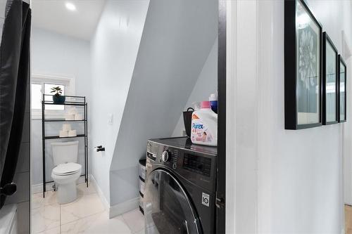 42 Princess Street, Hamilton, ON - Indoor Photo Showing Laundry Room