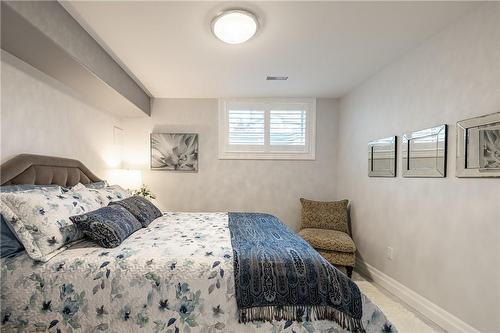 11 Ellington Place, Brantford, ON - Indoor Photo Showing Bedroom