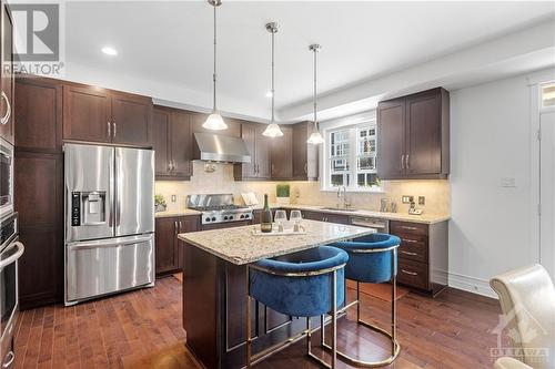 121 Solera Circle, Ottawa, ON - Indoor Photo Showing Kitchen With Upgraded Kitchen