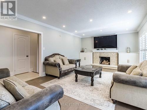 5471 Shorecrest Crescent, Mississauga, ON - Indoor Photo Showing Living Room With Fireplace