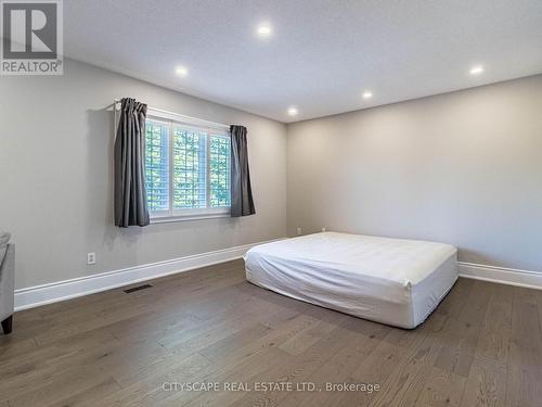 5471 Shorecrest Crescent, Mississauga, ON - Indoor Photo Showing Bedroom